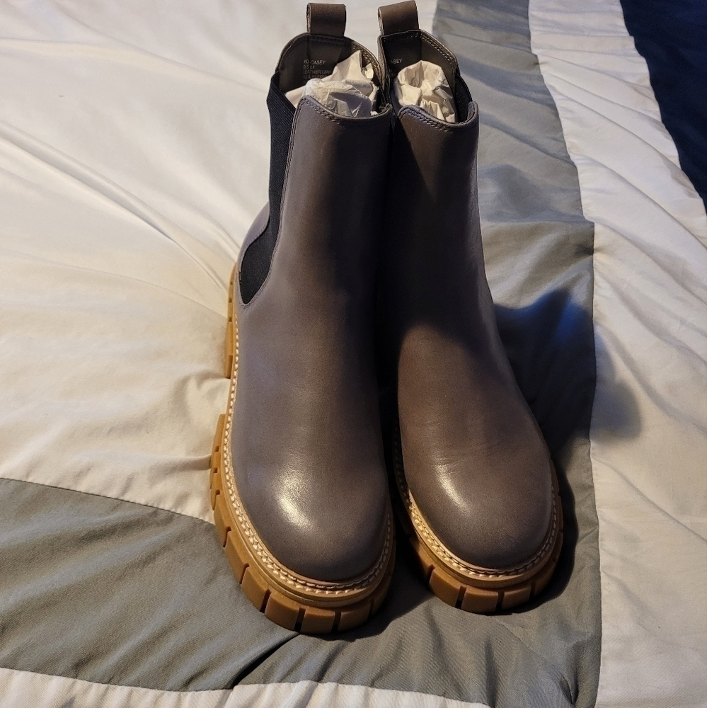 GREY Boots ✨️ - Picture 2 of 11